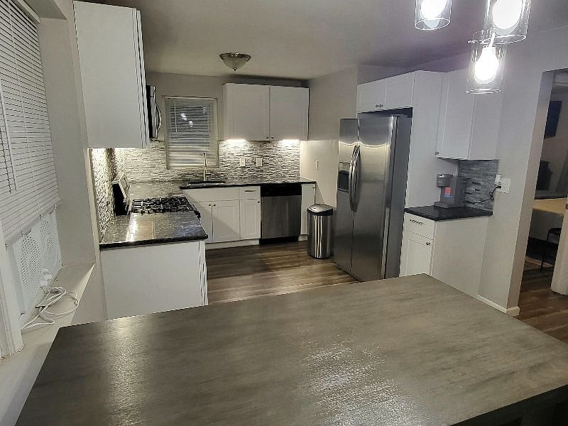 Furnished Finder property 431225_3 photo 8