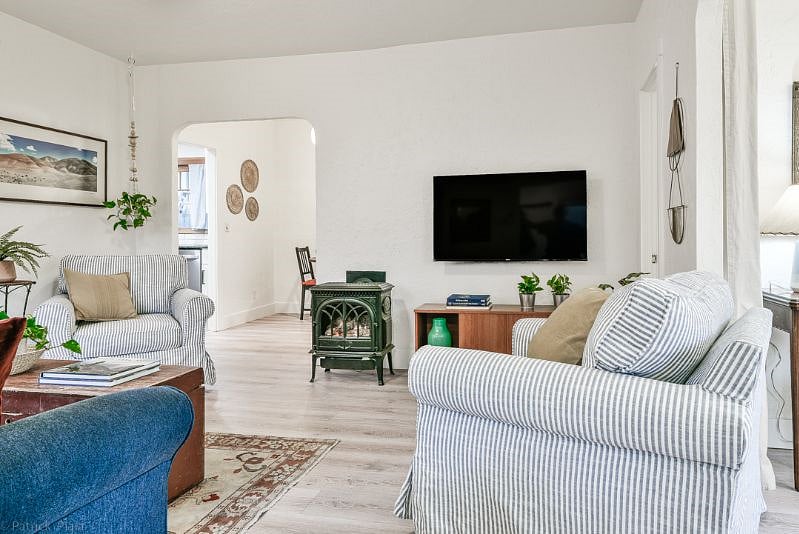 We equipped our little house with all the things we love and find helpful in day to day living. If we've left something out while you're staying please let us know so we can add it.