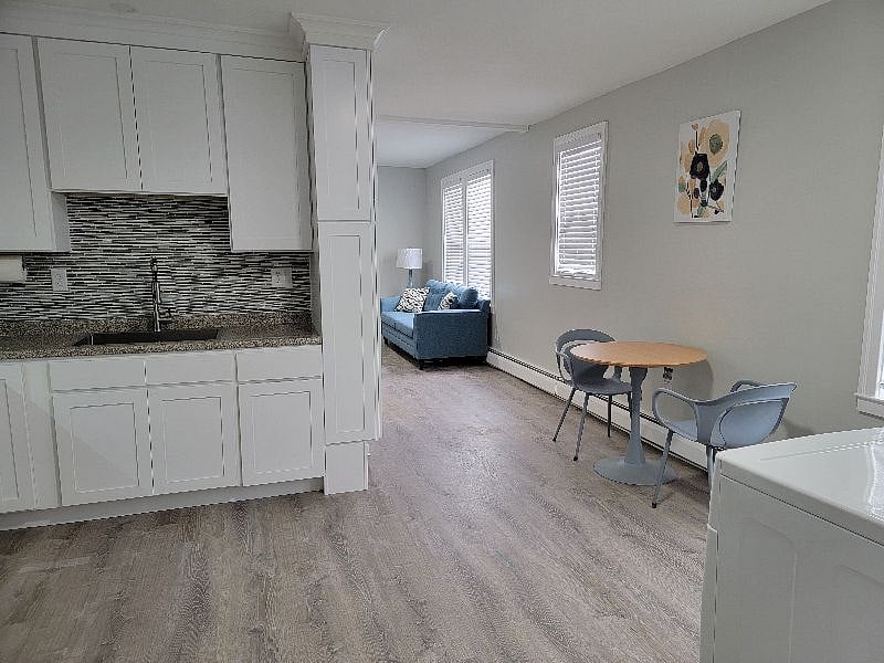 Furnished Finder property 431332_4 photo 12