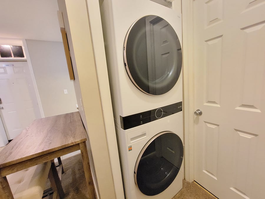 Furnished Finder property 431332_9 photo 11