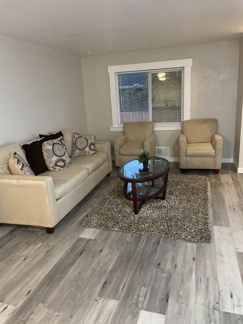 Furnished Finder property 431406_1 photo 3