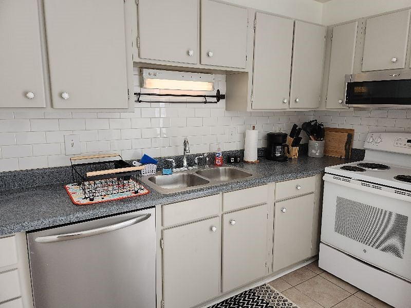 Furnished Finder property 431437_1 photo 6
