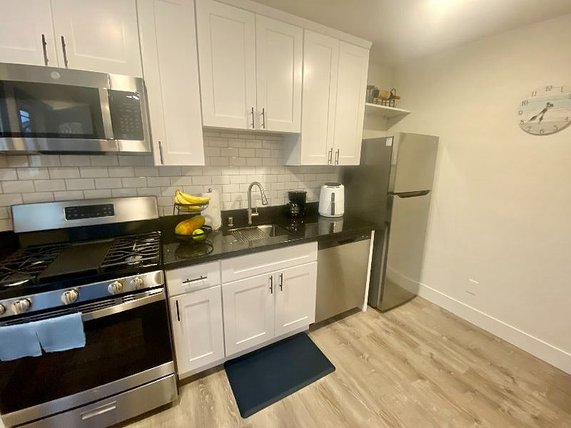 Furnished Finder property 431550_1 photo 2