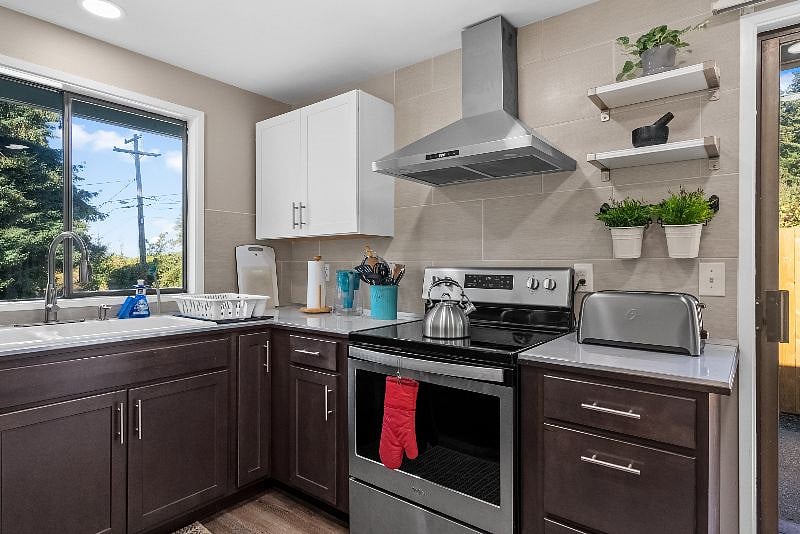 Full size stove with oven.