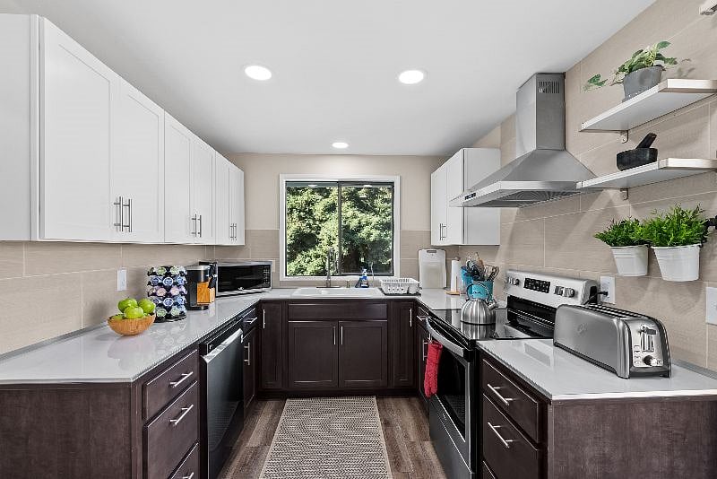 Meal prep or cook a fresh meal every night in this fully equipped kitchen. 
