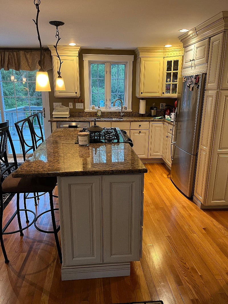 Open concept first floor.
Gas stove and dishwasher