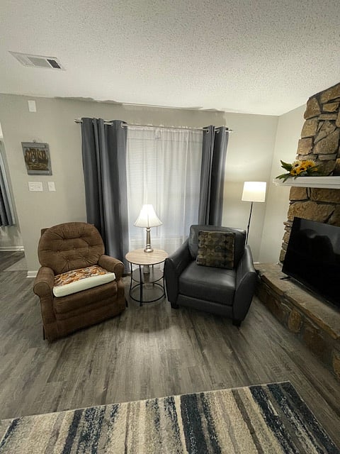 Furnished Finder property 431978_2 photo 3