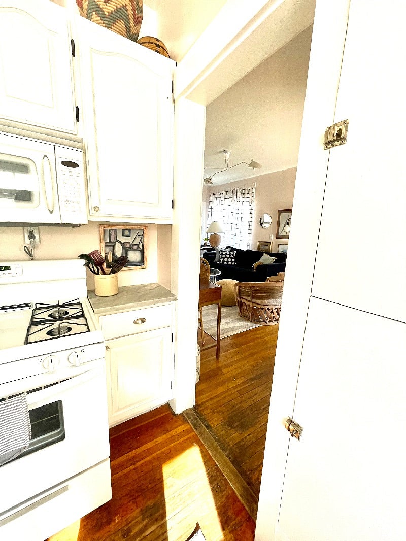 Kitchen and living room 