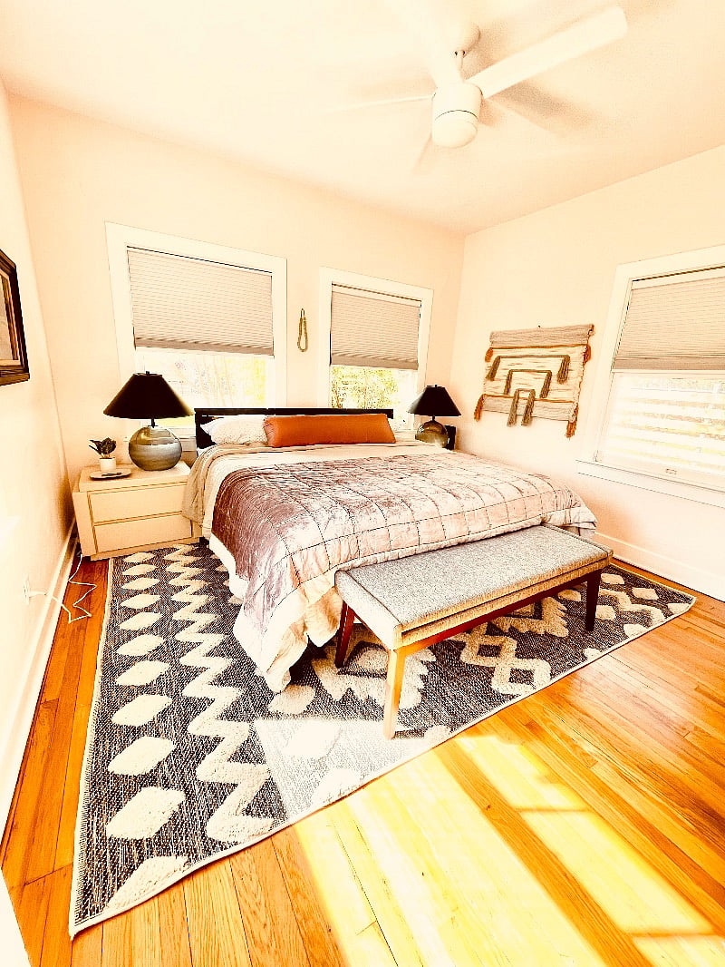 Back bedroom king bed 