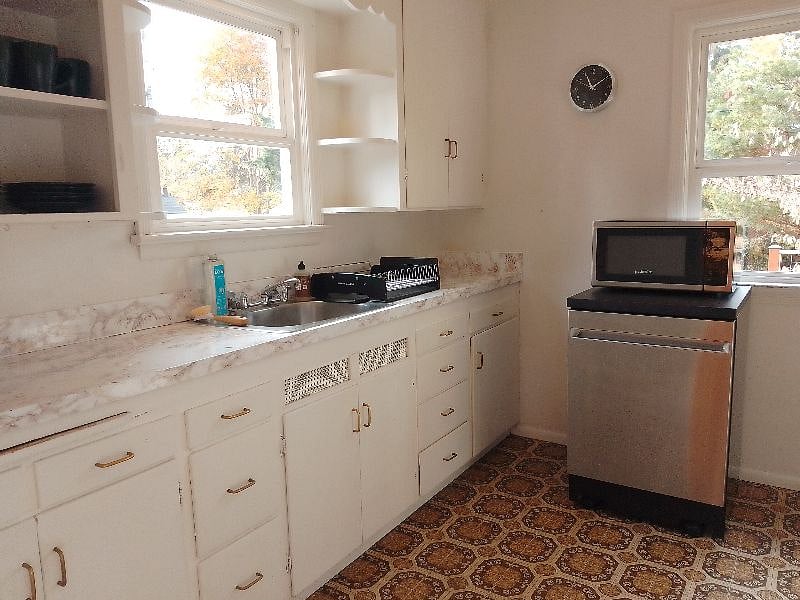Furnished Finder property 432000_1 photo 8
