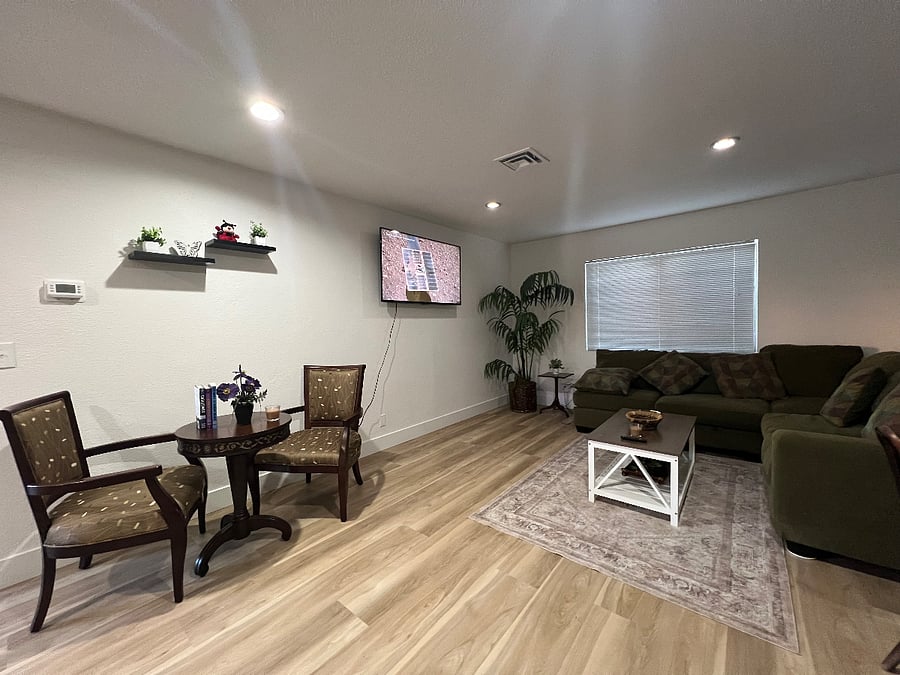 Furnished Finder property 432040_1 photo 3