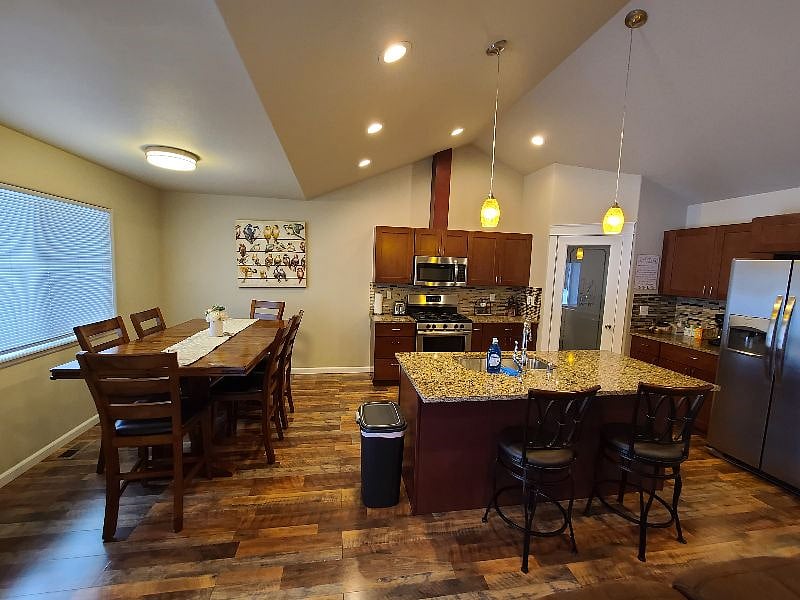 Furnished Finder property 432093_1 photo 1