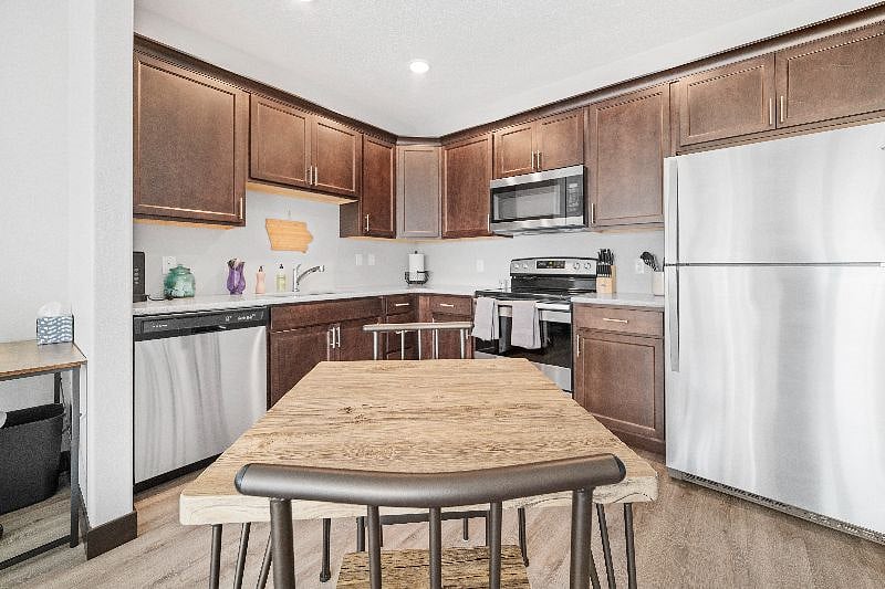 Furnished Finder property 432193_1 photo 9