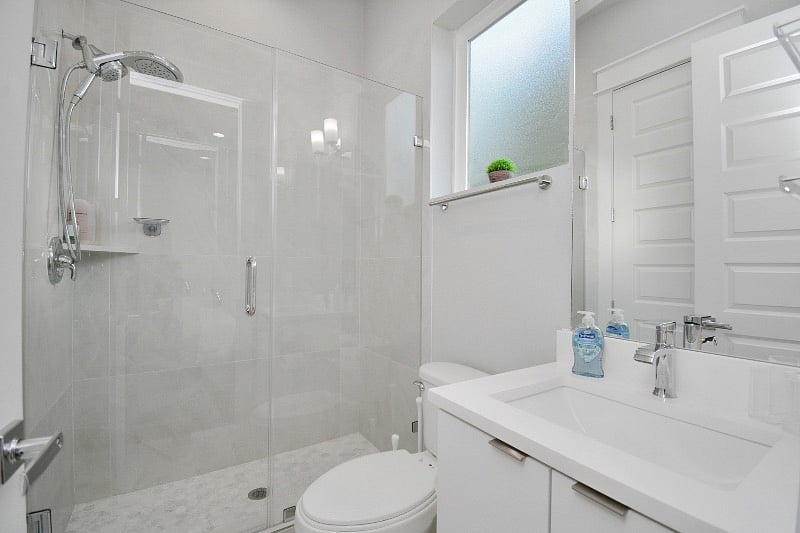 First Floor Ensuite Bathroom