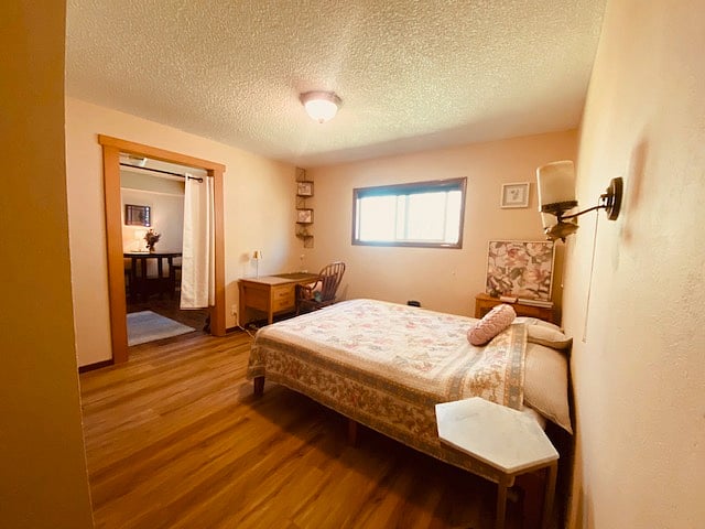 This is the current bedroom layout but bedding is usually swapped for each individual and I have some nice area rugs if you like. We can talk about your style, or maybe you have your own?