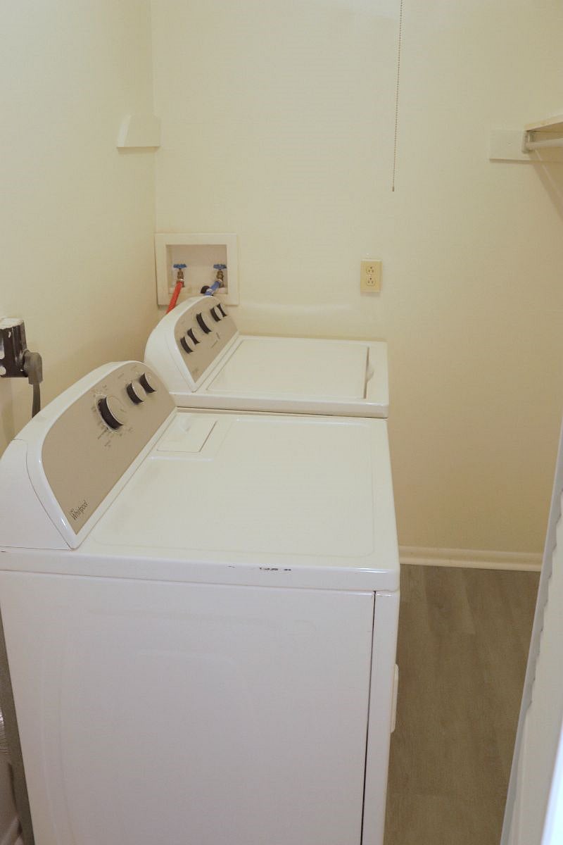 Furnished Finder property 432473_1 photo 11