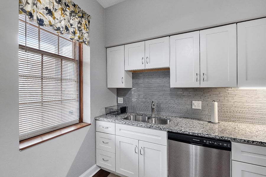 Furnished Finder property 432601_1 photo 17