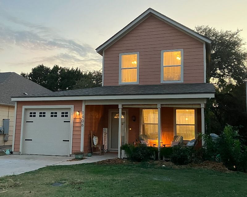 Welcome home! Peachtree Cottage is on a safe, quiet cul-de-sac featuring two pocket parks!