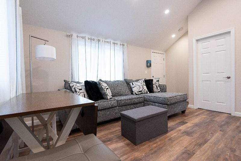 Furnished Finder property 432689_1 photo 14