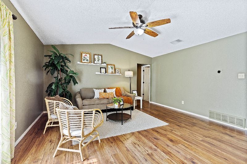 Furnished Finder property 432696_1 photo 12
