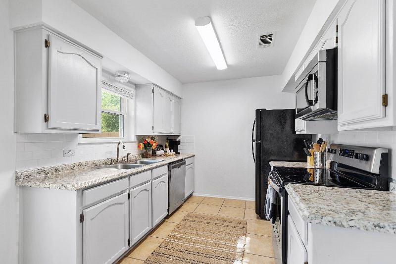 Furnished Finder property 432702_1 photo 14