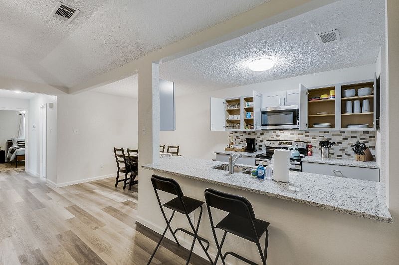 Furnished Finder property 432703_1 photo 6