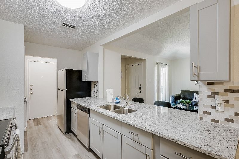 Furnished Finder property 432703_1 photo 9