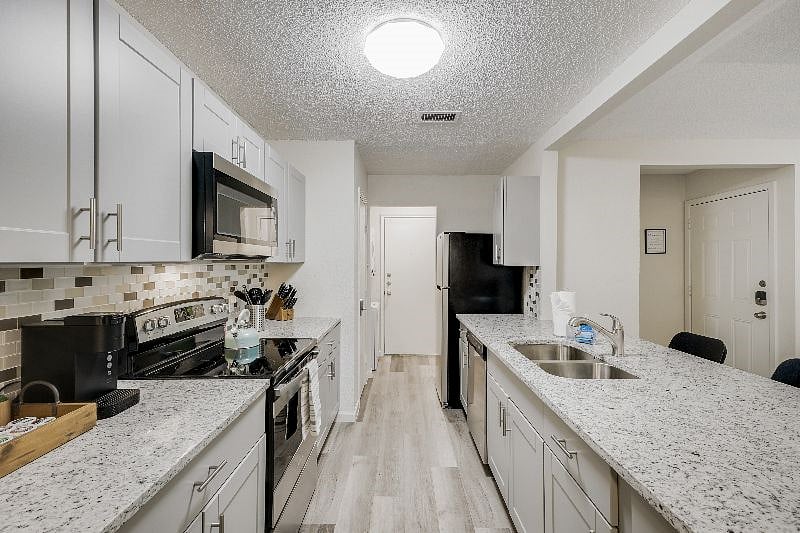 Furnished Finder property 432703_1 photo 10