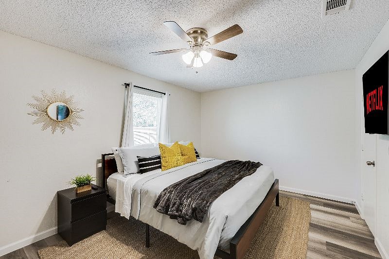 Furnished Finder property 432703_1 photo 1