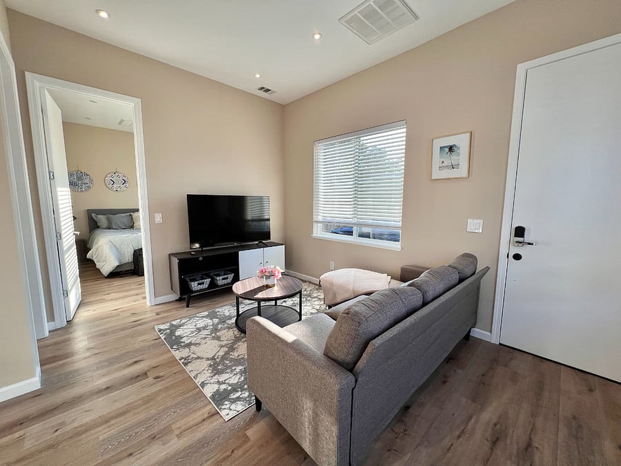 Furnished Finder property 432704_2 photo 7