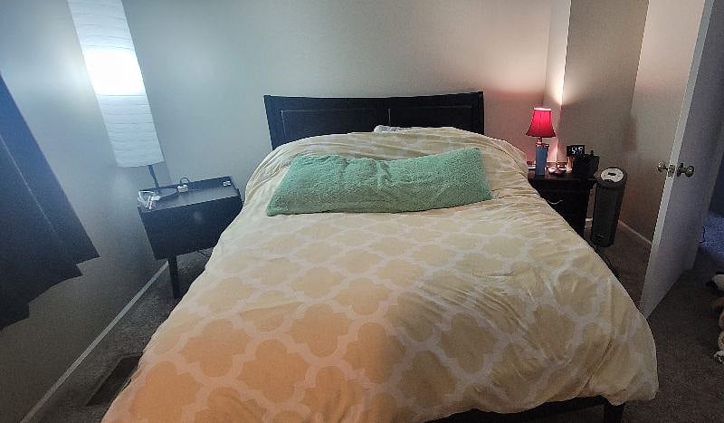 Queen size soft mattress on adjustable bed frame. Wireless with massage function and usb ports.