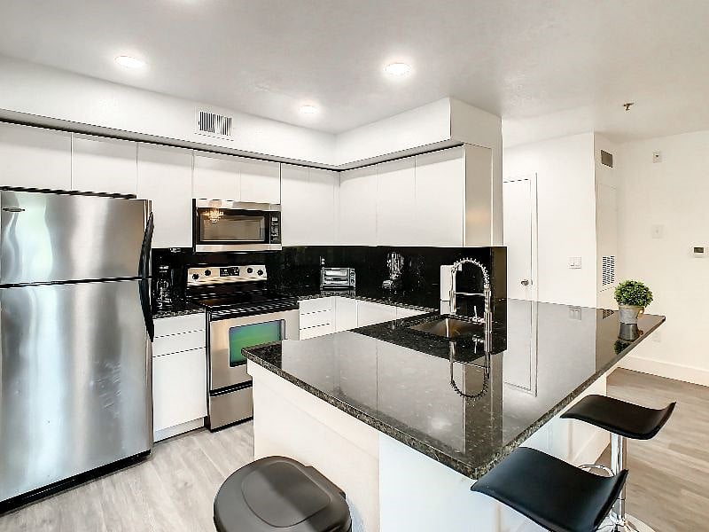 Furnished Finder property 432902_1 photo 4