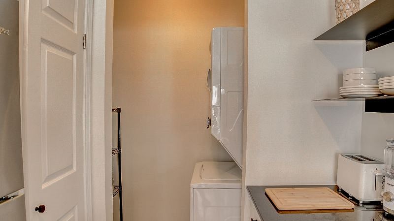 Furnished Finder property 432922_1 photo 17