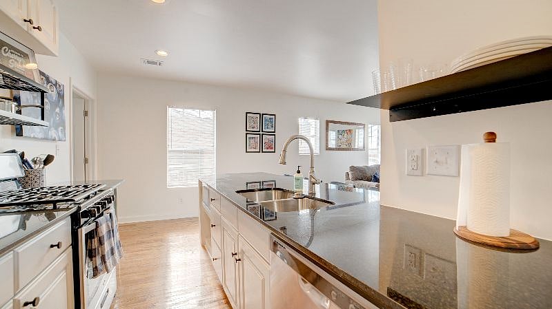 Furnished Finder property 432922_1 photo 43