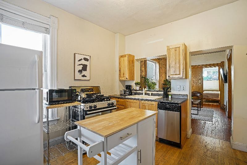 Furnished Finder property 432928_1 photo 4
