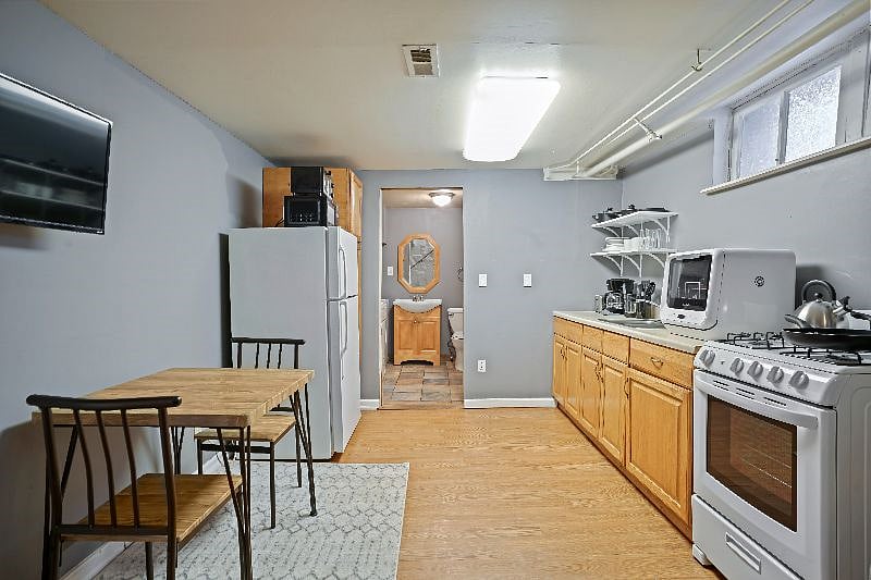 Furnished Finder property 432928_3 photo 4