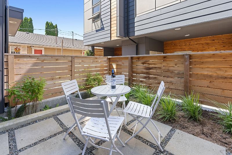 Furnished Finder property 433161_1 photo 17