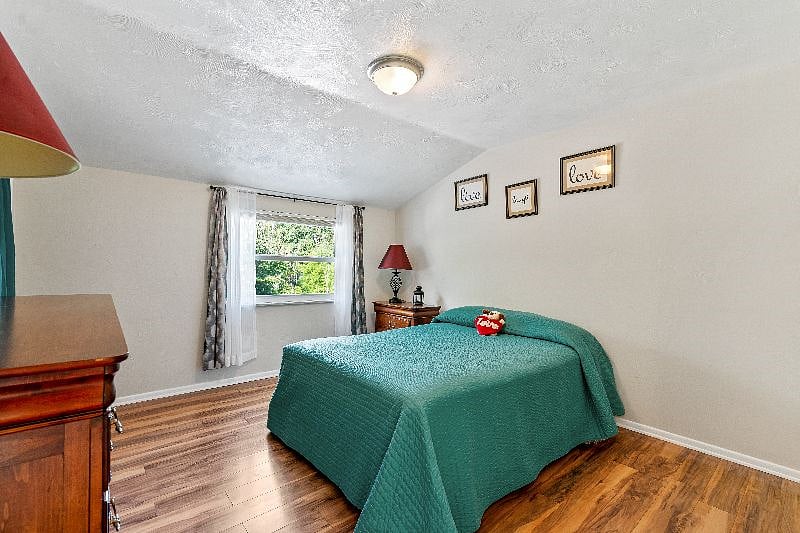 Furnished Finder property 433164_1 photo 3