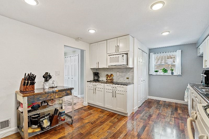 Furnished Finder property 433164_1 photo 12