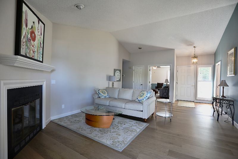 Furnished Finder property 433205_1 photo 3