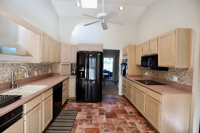 Furnished Finder property 433205_1 photo 10