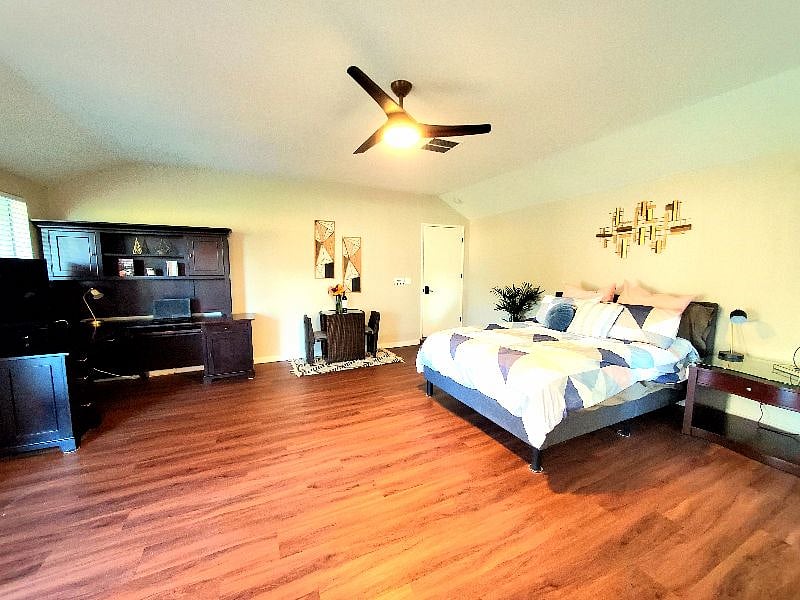 Plenty of room for everything you need to do from working to relaxing