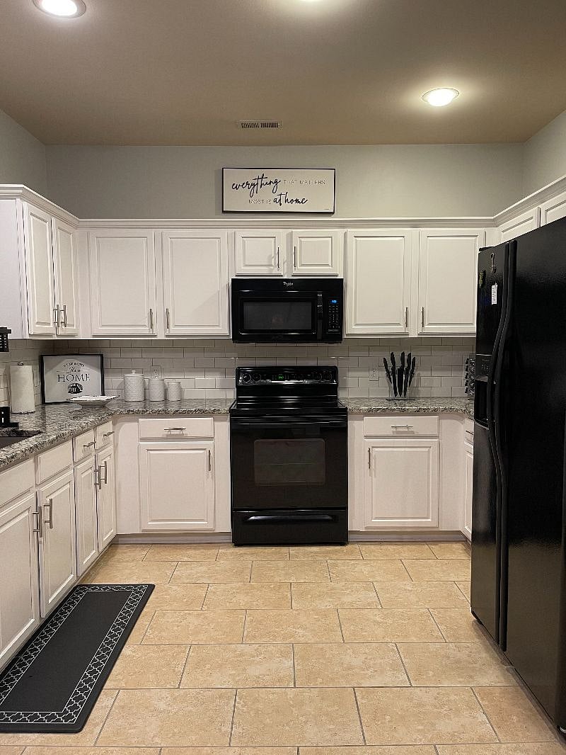 Furnished Finder property 433400_1 photo 12
