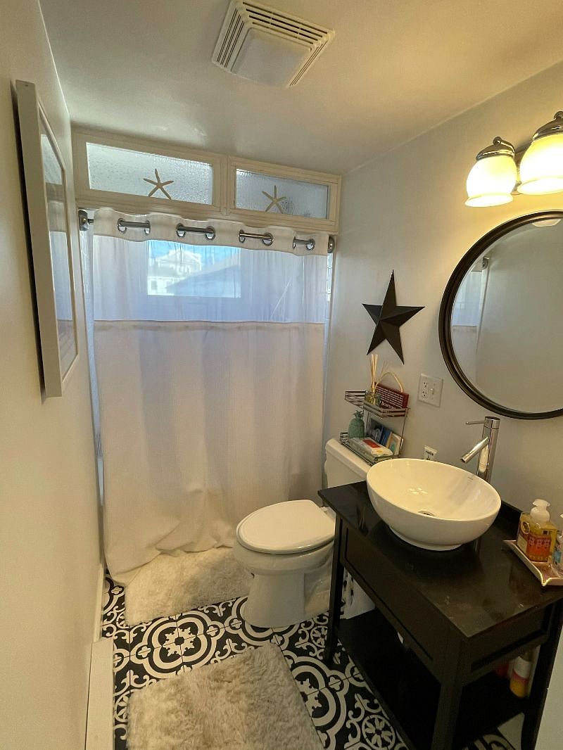 1st Floor Bathroom