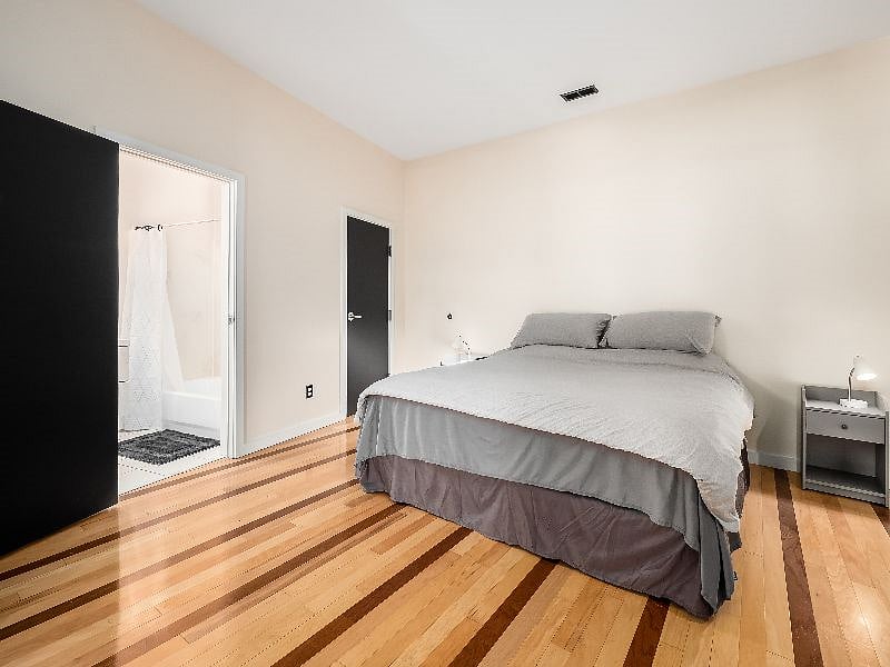 Furnished Finder property 433603_1 photo 17