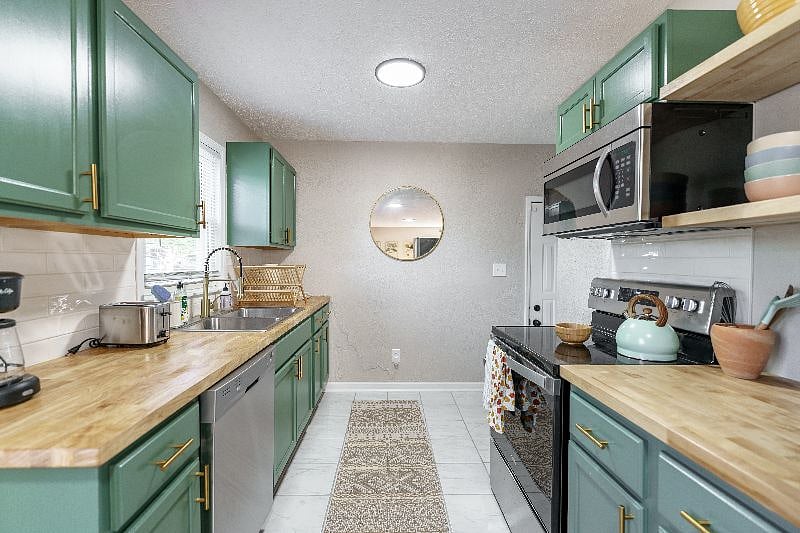 Furnished Finder property 433882_1 photo 8
