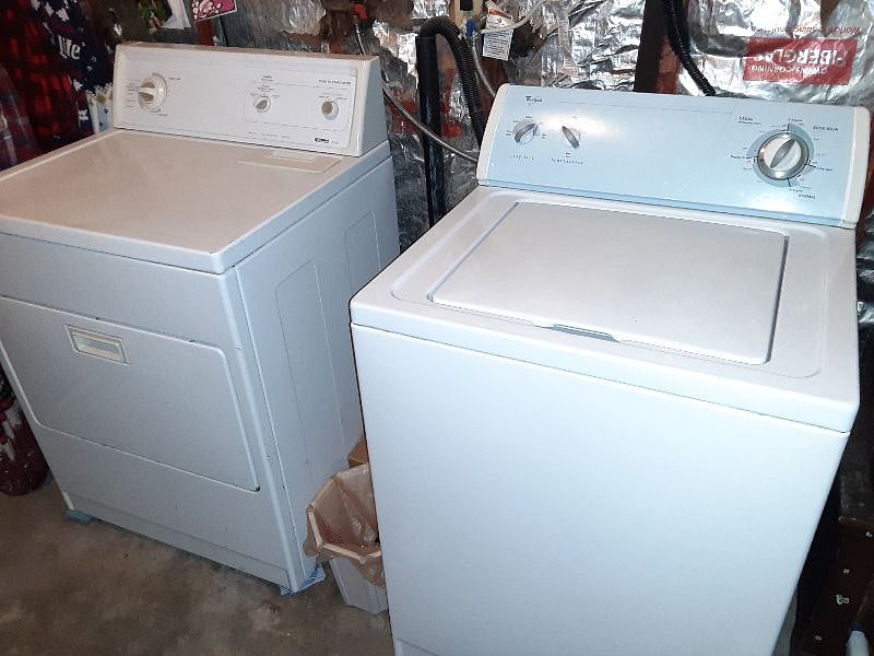 Lower level washer/dryer