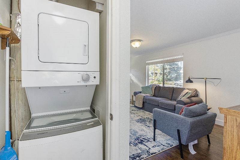 Furnished Finder property 434008_1 photo 15