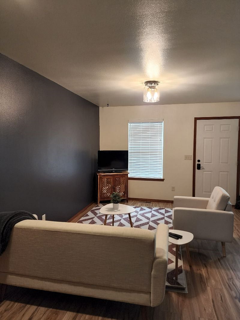 Furnished Finder property 434010_1 photo 4