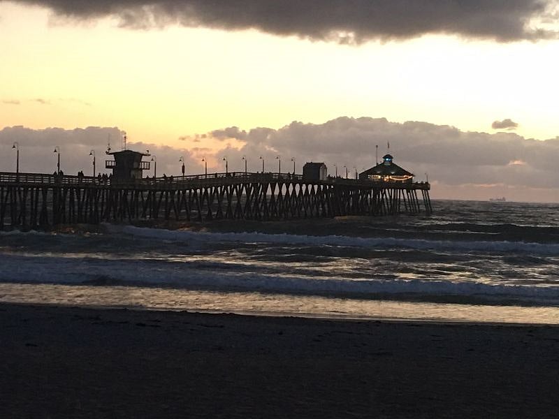IBs Long Pier with restaurant